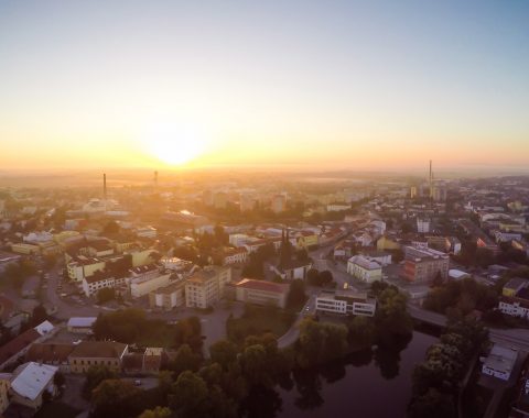 Břeclav - letecký snímek, západ slunce