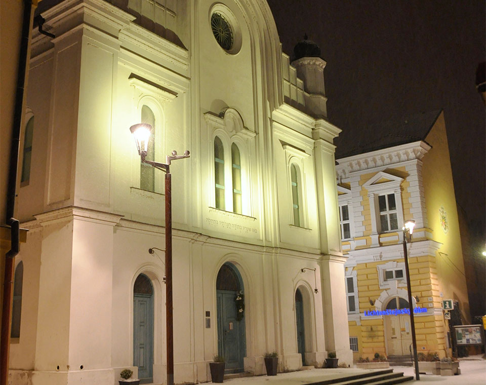 Synagoga a Lichtenštejnský dům v Břeclavi